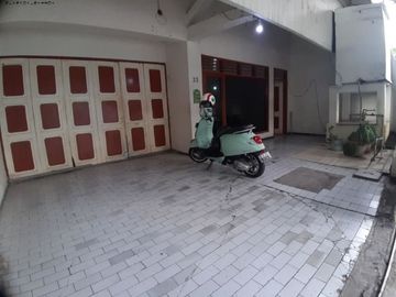usoap.Rumah Dukuh Kupang Barat Bebas banjir, bisa untuk kost