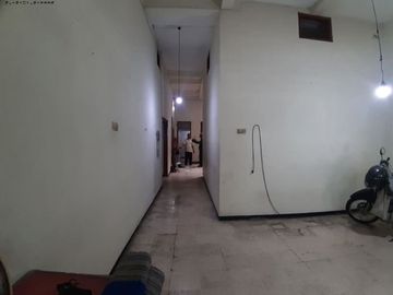 usoap.Rumah Dukuh Kupang Barat Bebas banjir, bisa untuk kost
