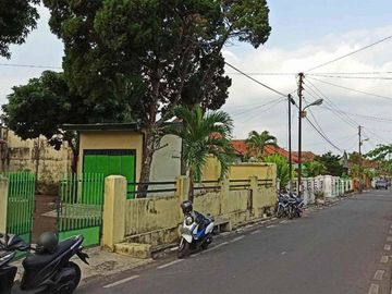 Rumah luas dalam kawasan keraton Jogja