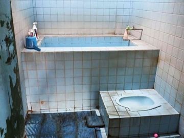 Rumah luas dalam kawasan keraton Jogja