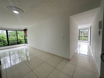 apartamento en venta en multicentro. Cod V4989