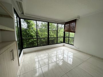 apartamento en venta en multicentro. Cod V4989