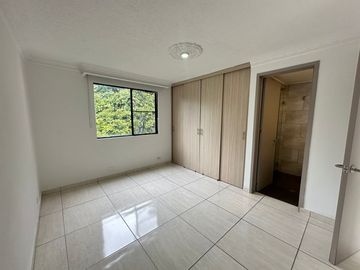 apartamento en venta en multicentro. Cod V4989