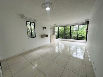 apartamento en venta en multicentro. Cod V4989