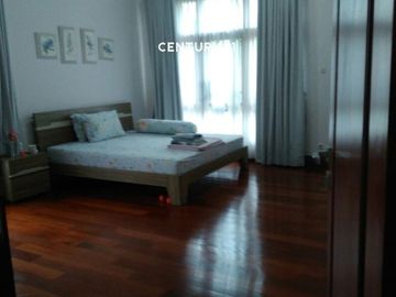 Rumah Bagus 2 Lantai Di Sektor 5 Bintaro OF 0247