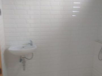 Rumah 2 lantai strategis akse jalan luas,KPR bank Syariah