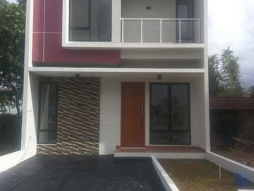 Rumah 2 lantai strategis akse jalan luas,KPR bank Syariah