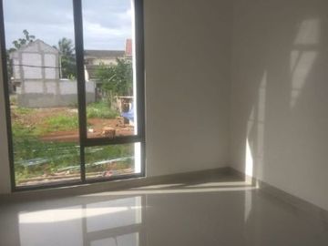 Rumah 2 lantai strategis akse jalan luas,KPR bank Syariah