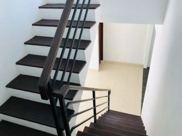 Rumah di Cinere, Depok Rp 1.5 Milyar, 2 Lnt, . LT 99 m²