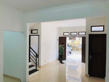 Rumah di Cinere, Depok Rp 1.5 Milyar, 2 Lnt, . LT 99 m²