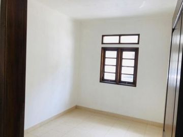 Rumah di Cinere, Depok Rp 1.5 Milyar, 2 Lnt, . LT 99 m²