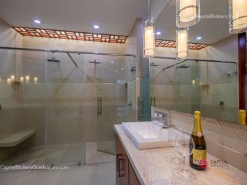 Casa en Venta de lujo dentro de coto en La Cima Zapopan