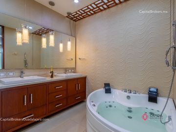 Casa en Venta de lujo dentro de coto en La Cima Zapopan