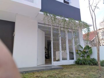 Jual rumah mewah cantik rasa villa sejuk LIMITED STOCK di CIkutra Pahlawan dago