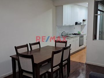 UBICACIÓN ESTRÁTEGICA:  Departamento 101 MZ - C LOTE - 41 Urb. Las Hortencias de California - Distrito de Victor Larco Herrera.

¡ Zona Privilegiada