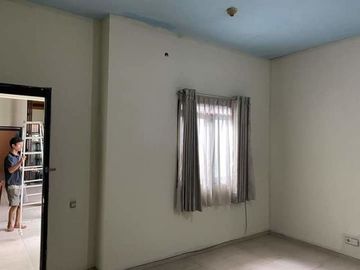 JUAL Rumah Strategis di Sarijadi Bandung