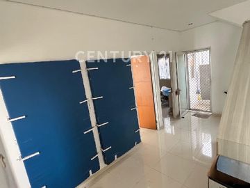Rumah SHM 3 Lantai Furnished Di Cipayung Jakarta Timur