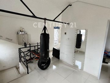 Rumah SHM 3 Lantai Furnished Di Cipayung Jakarta Timur