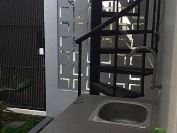 Town House Modern Asri Nyaman Strategis Pondok Bambu Jakarta