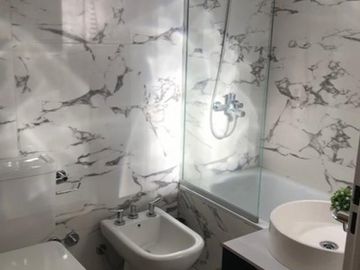 SEMIPISO 3 AMB C/COCHERA,  PALLIER PRIVADO, EXCELENTE UBICACIÓN Y ESTADO