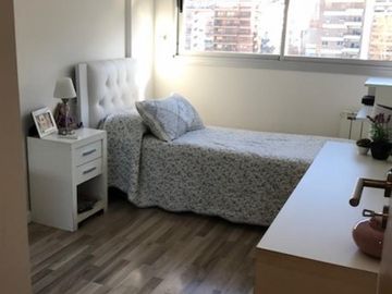 SEMIPISO 3 AMB C/COCHERA,  PALLIER PRIVADO, EXCELENTE UBICACIÓN Y ESTADO