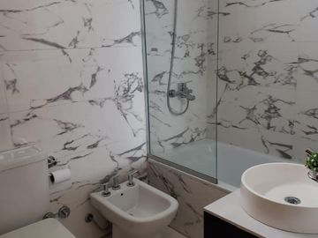 SEMIPISO 3 AMB C/COCHERA,  PALLIER PRIVADO, EXCELENTE UBICACIÓN Y ESTADO