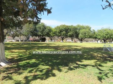 CASA  EN TEQUISQUIAPAN  GRANJAS RESIDENCIALES REYNA