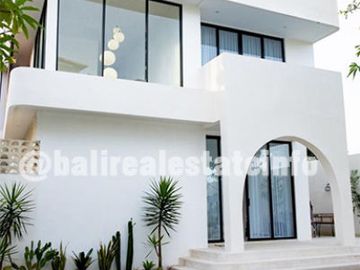 Fully Renovated Modern Home Mediterranean Style in Pererenan