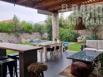 Casa en Venta en Chicureo / Piedra Roja