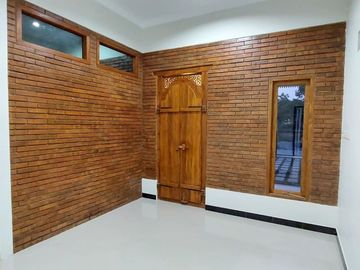 1 Unit Terakhir. Rumah Klasik Di Timur Pasar Nasakom.