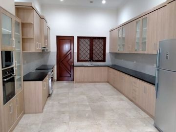 For Rent Town House at Kemang Utara & Semi Furnished HSE-A0374