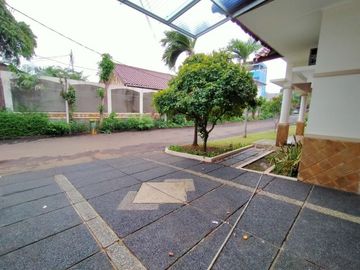 For Rent Town House at Kemang Utara & Semi Furnished HSE-A0374
