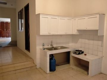 For Rent Town House at Kemang Utara & Semi Furnished HSE-A0374