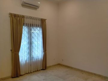 For Rent Town House at Kemang Utara & Semi Furnished HSE-A0374