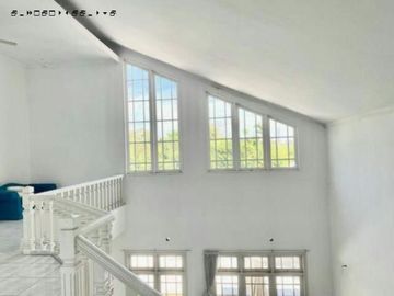 Rumah PUTAT INDAH TENGAH siap huni HOOK MEWAH