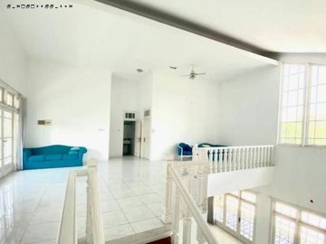 Rumah PUTAT INDAH TENGAH siap huni HOOK MEWAH