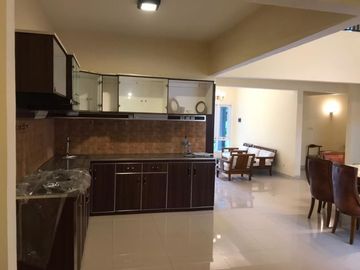 5 Bedroom House for sale