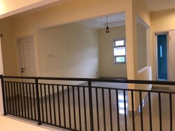 5 Bedroom House for sale