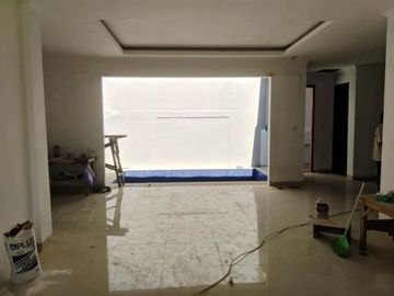 RUMAH 2LT DESAIN MEWAH DI JALAN PALAGAN