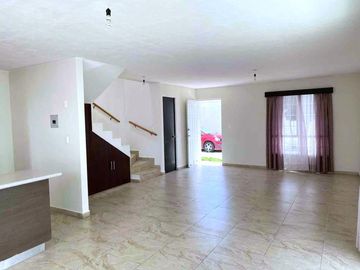 CASA EN VENTA EN RESIDENCIAL EL DORADO, SALIA A SILAO, PUERTO INTERIOR,FRACC. PRIVADO, EN LEÓN GTO