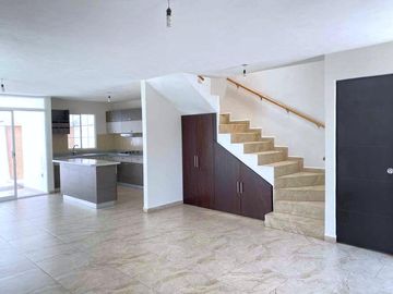 CASA EN VENTA EN RESIDENCIAL EL DORADO, SALIA A SILAO, PUERTO INTERIOR,FRACC. PRIVADO, EN LEÓN GTO