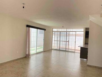 CASA EN VENTA EN RESIDENCIAL EL DORADO, SALIA A SILAO, PUERTO INTERIOR,FRACC. PRIVADO, EN LEÓN GTO