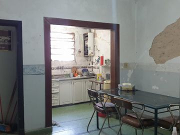 Venta Casa a Reciclar Sobre Gran Lote - OPORTUNIDAD
