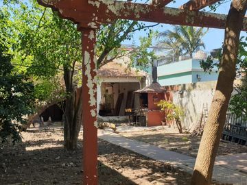Venta Casa a Reciclar Sobre Gran Lote - OPORTUNIDAD