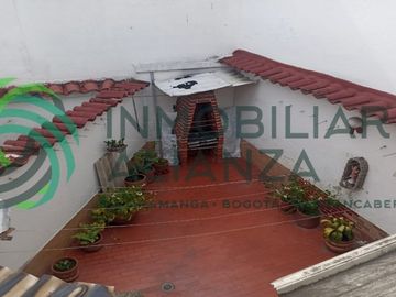 casa en venta en cabecera del llano. Cod V61678