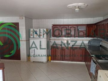 casa en venta en cabecera del llano. Cod V61678