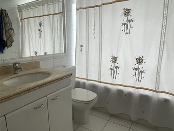 Departamento en venta de 3 dorm. en Las Condes