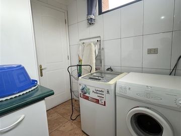 Departamento en venta de 3 dorm. en Las Condes