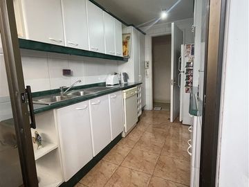 Departamento en venta de 3 dorm. en Las Condes
