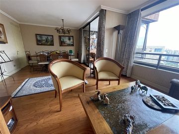 Departamento en venta de 3 dorm. en Las Condes